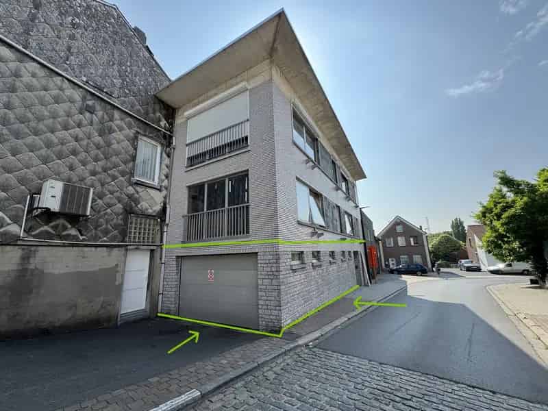 Garage te huur Sint-Pieters-Leeuw 79m²