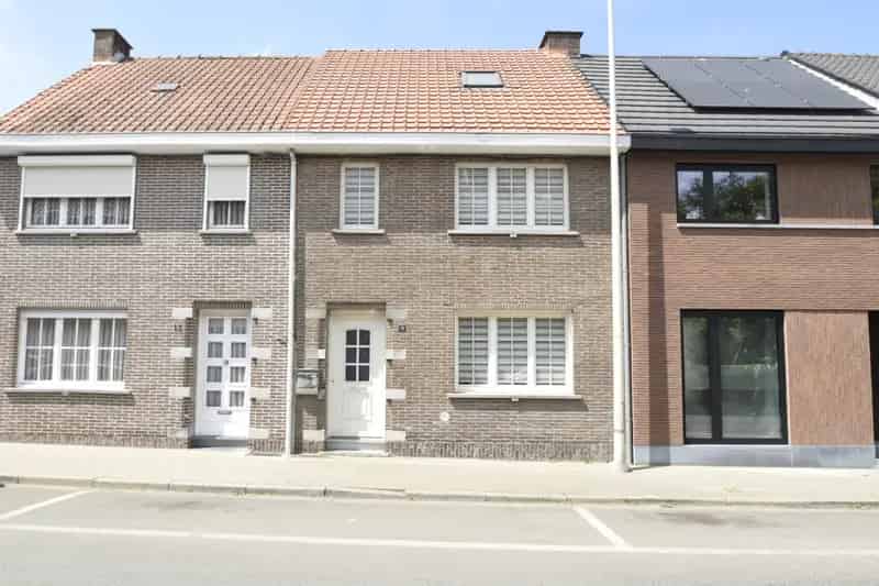 Huis te koop Bazel: 3 slaapkamers, tuin, gerenoveerd