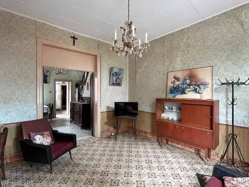 Te renoveren woning met 3 slaapkamers en tuin nabij Leuven