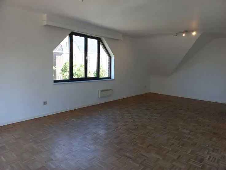 Te koop ruim appartement in Essen met garage en vloerverwarming