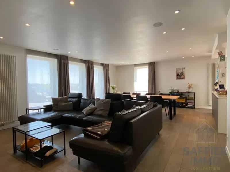 Ruime 4 Slaapkamers Huis te Huur Pittem