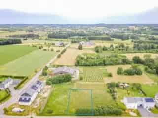 Bouwgrond Léglise 8 ares 50 ca - Villa 4 gevels