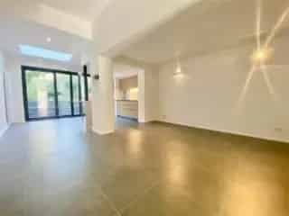Gelijkvloers appartement te huur Ukkel
