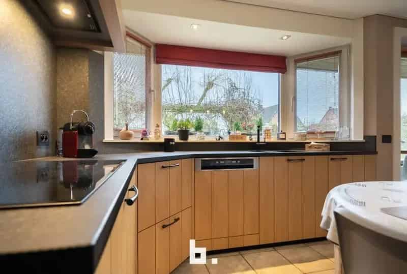 Villa te koop Oostkamp: Rustige Wijk, Nieuwe Keuken, 3 slaapkamers
