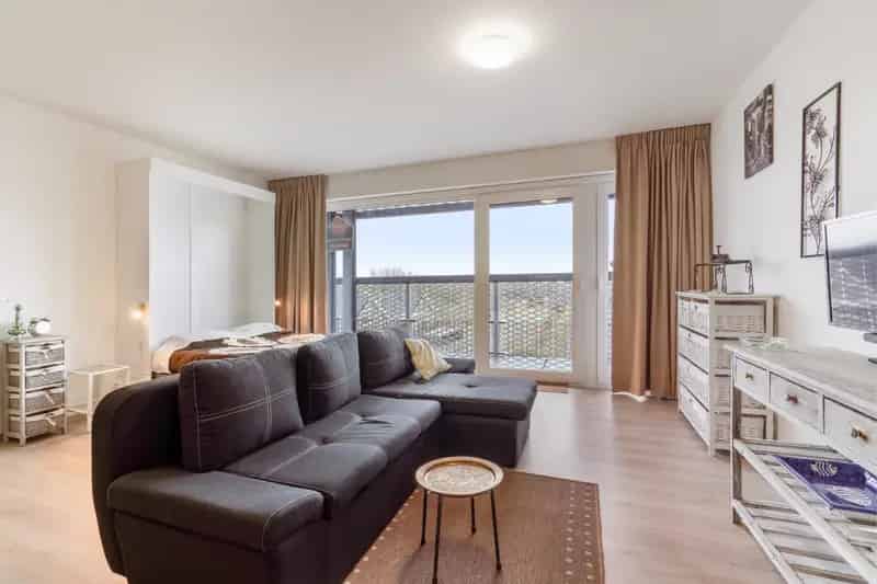 Gemeubelde Studio te Koop nabij Strand