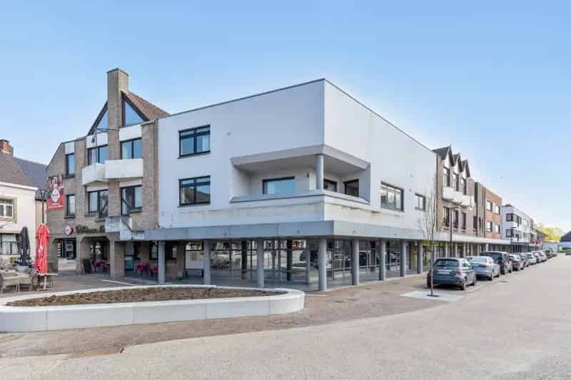 Handelspand met Appartement: Wonen en Werken Gecombineerd