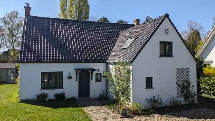 Villa Te Koop: 4 slaapkamers, gerenoveerd, tuin, sauna