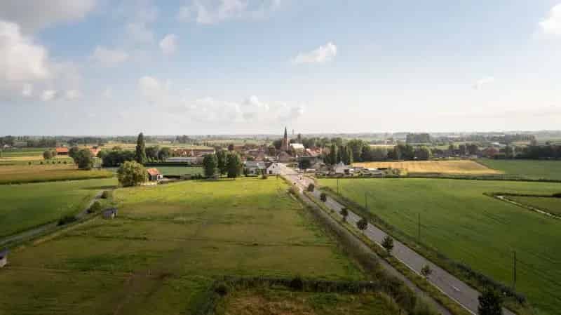 Weilanden te Groot Diksmuide Nieuwkapelle 2ha Stalling