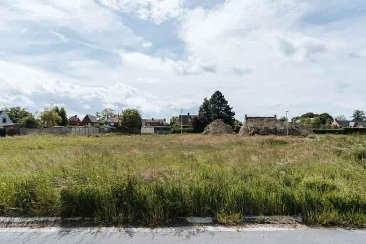 Perceel bouwgrond voor een open bebouwing in Oostduinkerke