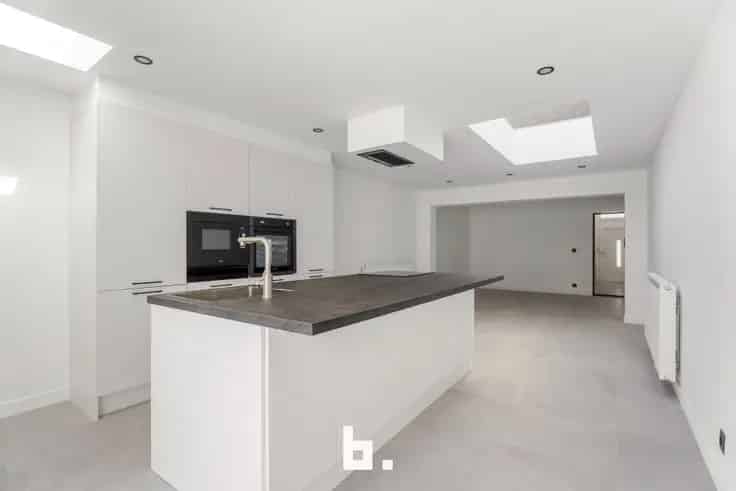 Ger\u00e9noveerde Stadswoning Roeselare 3 slaapkamers