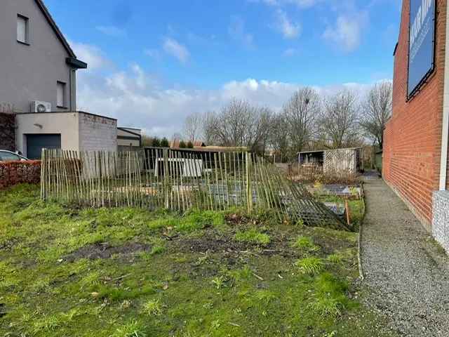 Centraal gelegen perceel bouwgrond 650m2 voor HOB zonder bouwverplichting, grenzend aan natuurgebied