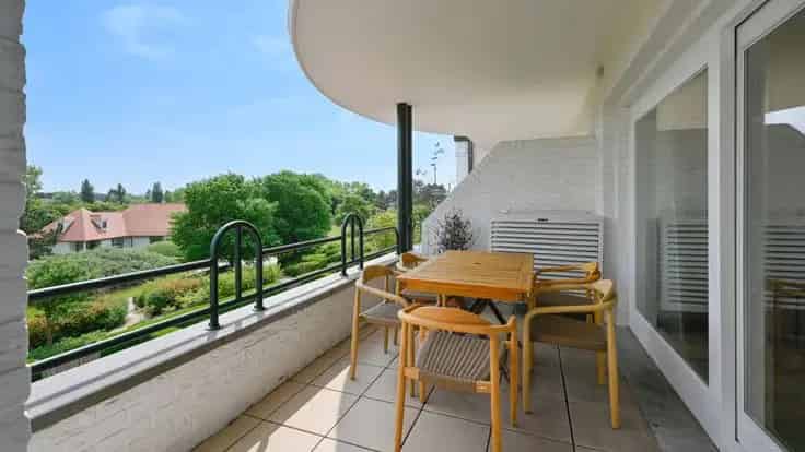 Appartement te koop Zoute: gerenoveerd appartement met open zicht