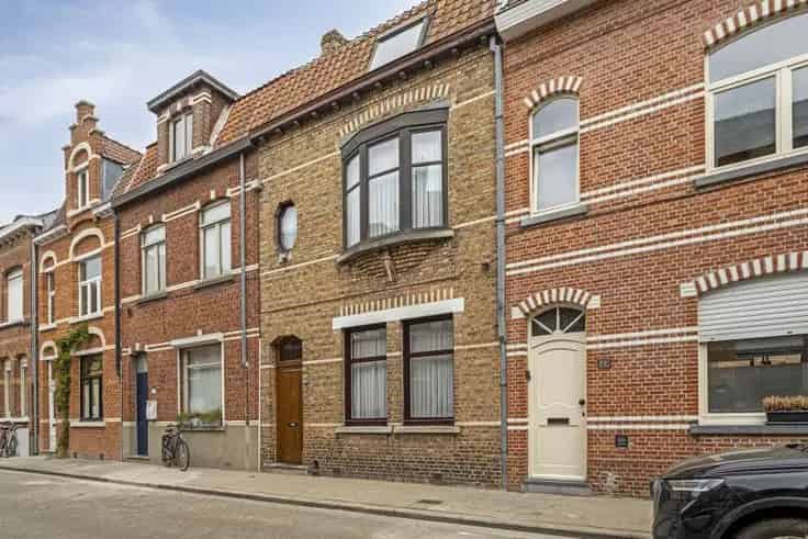 Huis Te Koop Sint Kruis 3 slaapkamers Tuin 300m2