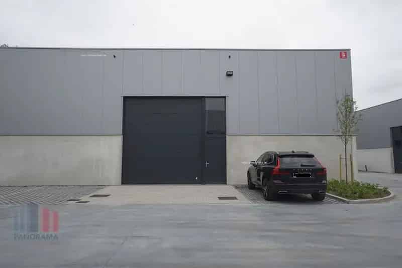KMO Unit te Huur Lauwe 155m² Nabij E17 E403