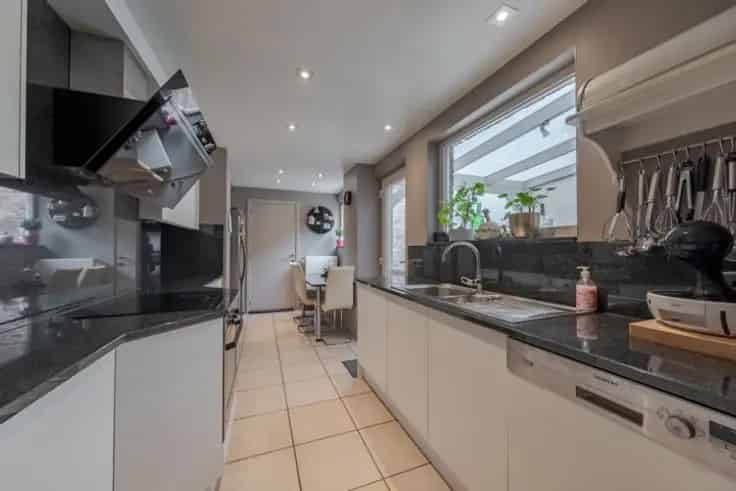 Huis Te Koop Rustige Straat Nabij Centrum 3 slaapkamers