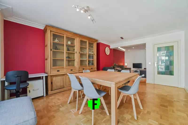 Instapklaar appartement 2 slaapkamers Oostende Centrum