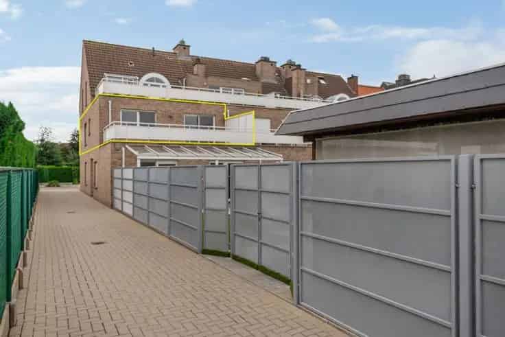 Appartement Te Koop Nabij Centrum Met Ruim Terras En 2 Garageboxen
