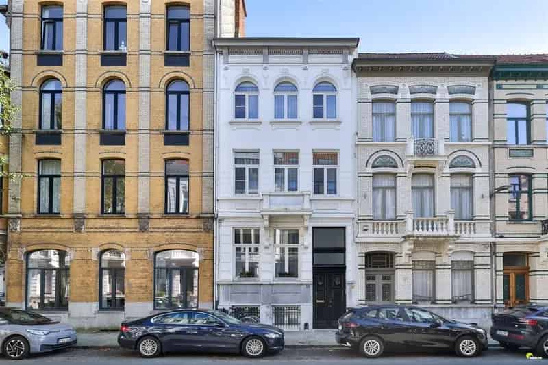 Herenhuis te huur Markgravewijk 5 slaapkamers 3 badkamers
