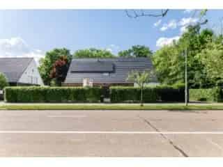 Villa te koop Brasschaat - Ruime woning met praktijkruimte