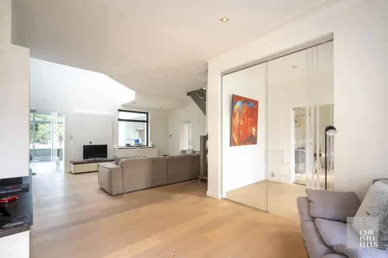Huis te koop: gerenoveerde villa met poolhouse