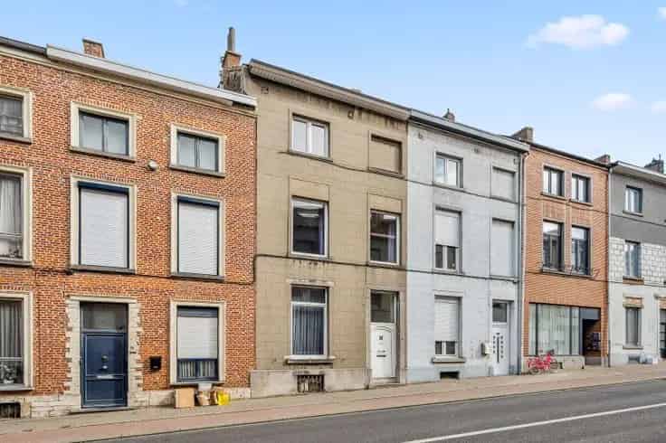 Huis Te Koop Tienen: Ruime woning deels af te werken