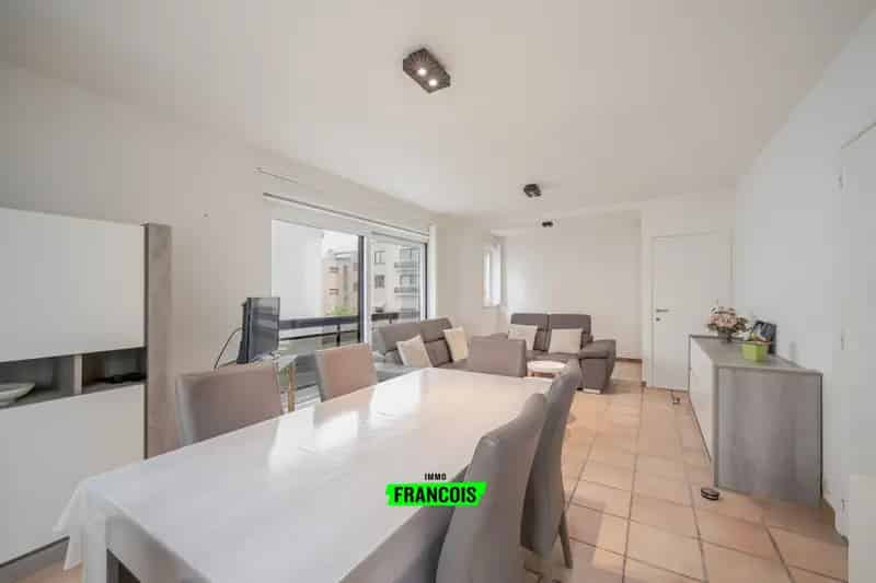 Zonnig appartement Raversijde vlakbij zee