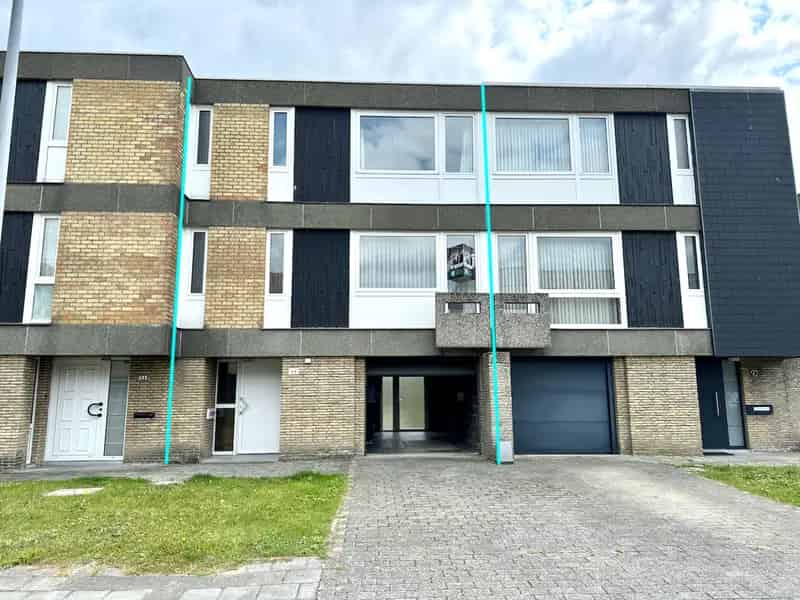 Huis te huur Sint-Michiels: Bel-étage met tuin en garage