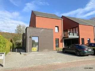 Recente, Energiezuinige, Instapklare Woning met 3 Slaapkamers in Linden