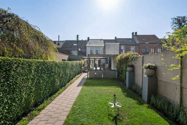 Instapklare gezinswoning met drie slaapkamers en tuin