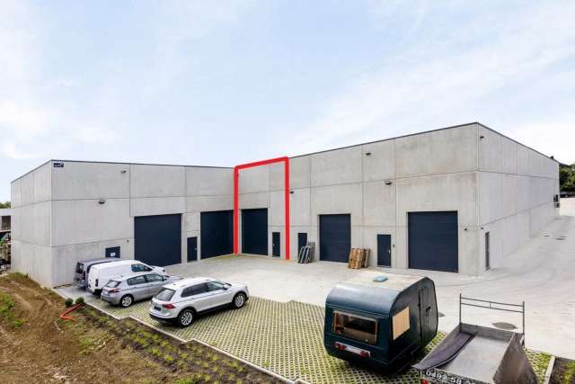 Zeer goed gelegen KMO-unit van ± 237m²