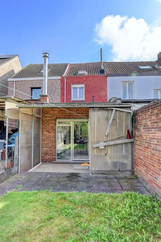 Te renoveren charmante woning in rustige buurt