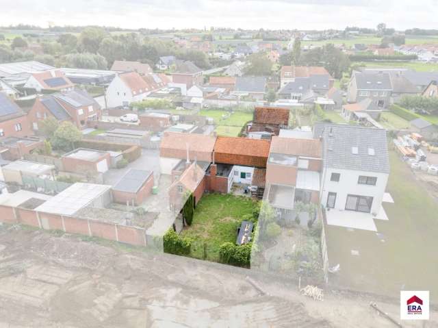 Te renoveren woning met tuin in Meulebeke