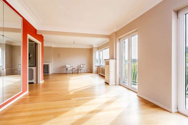 UNIEK EN LICHTRIJK DUBBEL APPARTEMENT 160M² MET 3 SLAAPKAMERS