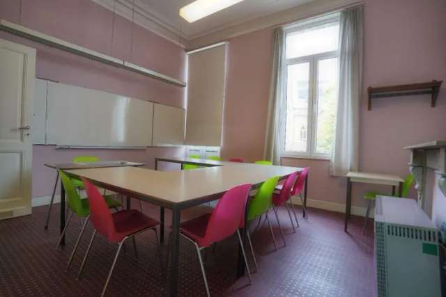 Kantoor of Co-housing in Inspirerende Buurt - Geschikt voor Doctorerende Studenten