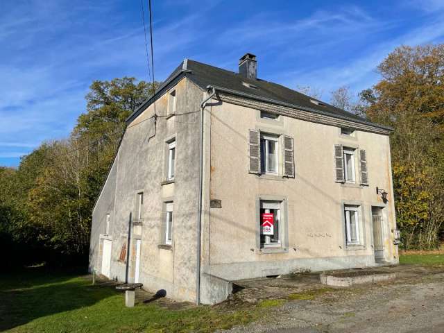 Dorpshuis in de buurt van Florenville