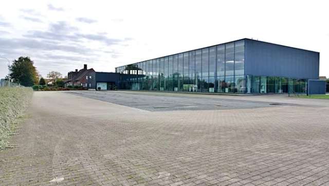 Kantoorgebouw te koop in Moorseelsesteenweg 17, Roeselare - Dewaele