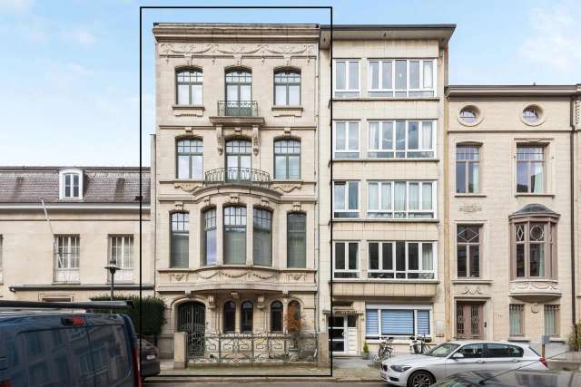 ANTWERPEN - Klassevolle herenwoning