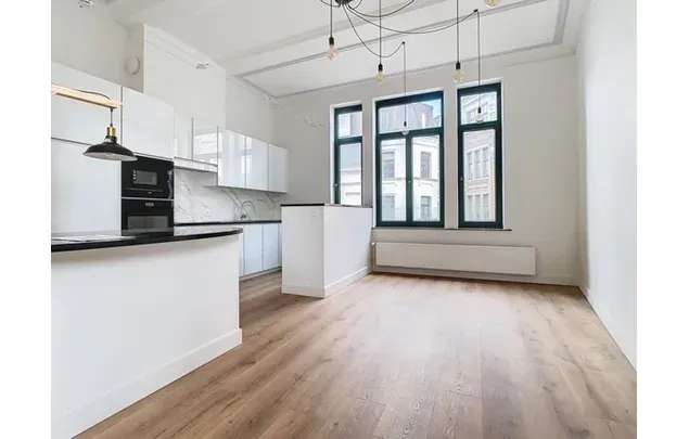 Huur 2 slaapkamer huis van 320 m² in Brussels