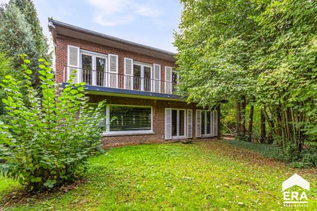 SIXTIES VILLA MET GIGA POTENTIEEL NABIJ GASTHUISBERG