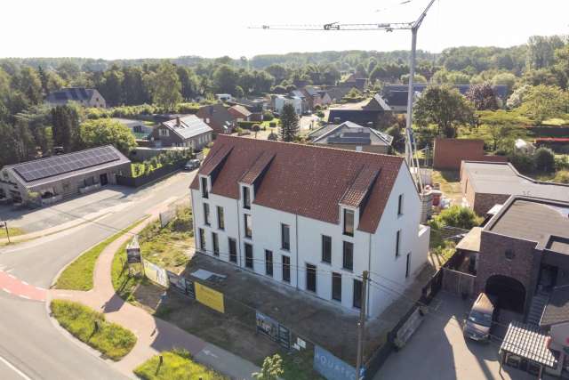 Woning met 4 slaapkamers en 2 badkamers met Zuidoost tuin.