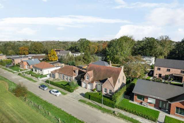 Ruime landelijke villa met 4 slpk en modern comfort