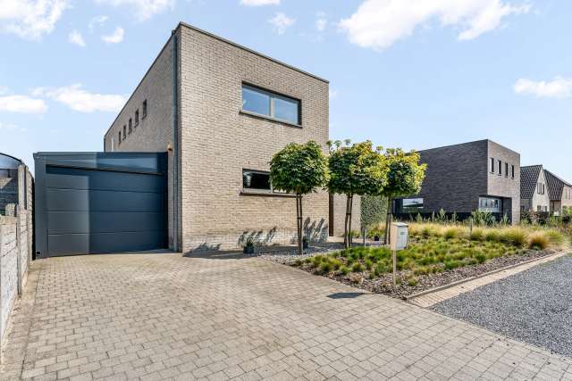 Energiezuinige woning met verwarmd zwembad op toplocatie