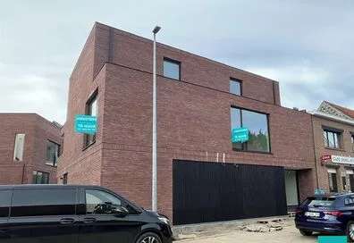 Prachtige woning met 4 slaapkamers op een toplocatie.