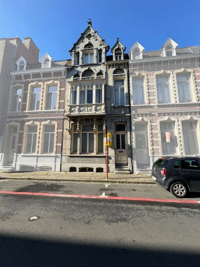 Instapklaar Herenhuis 4 Etage 3 Slaapkamers 2 Terrassen Centrum Station